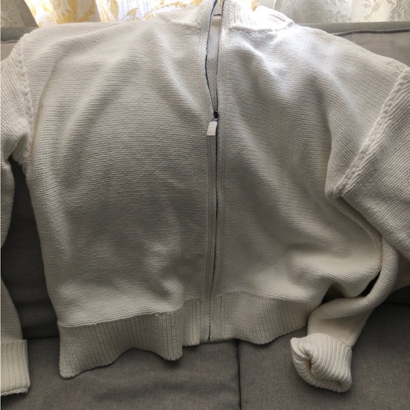 Vineyard Vines Full Zip Mock Sweater. - Picture 3 of 3